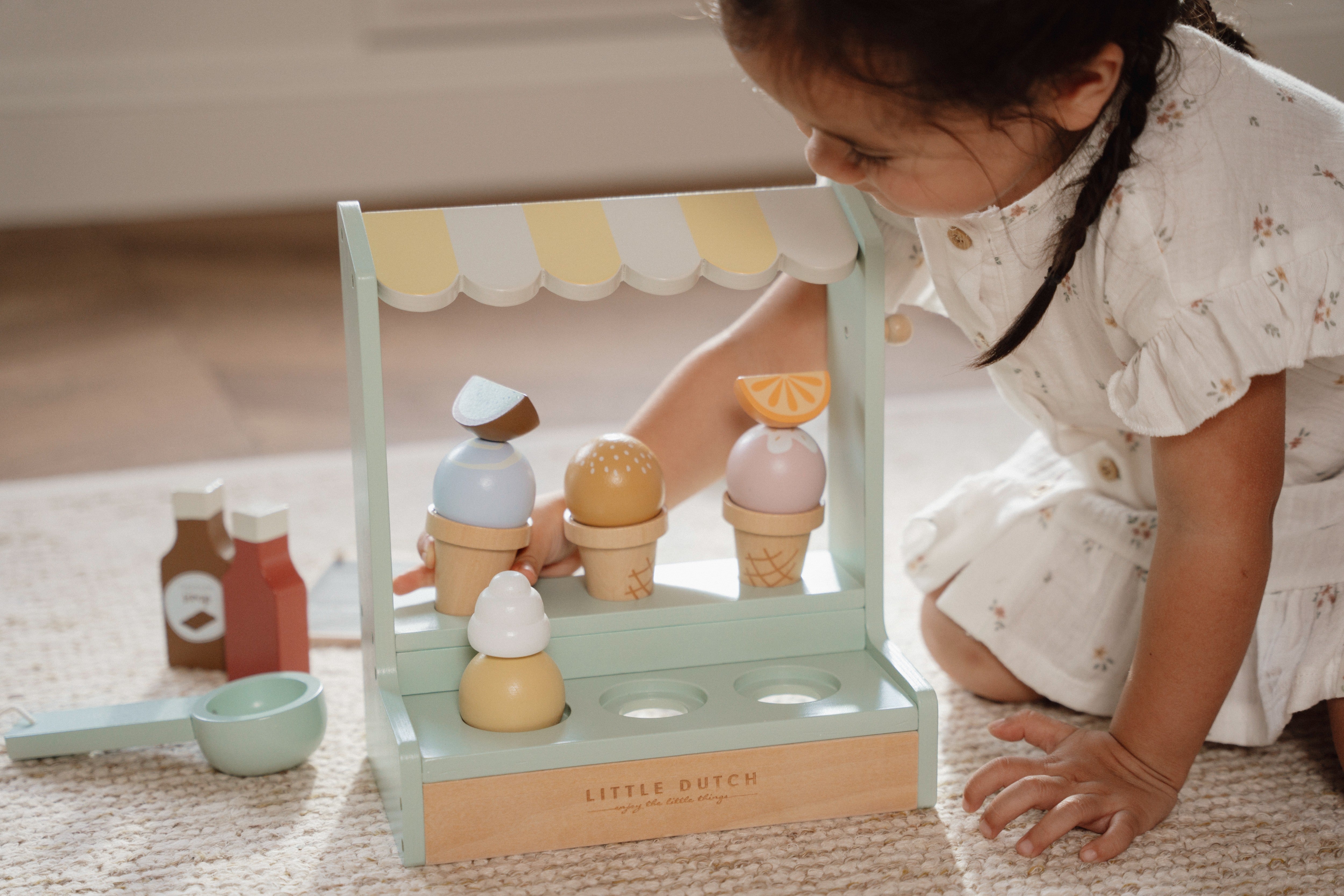 Little Dutch IJssalon gemaakt van hout