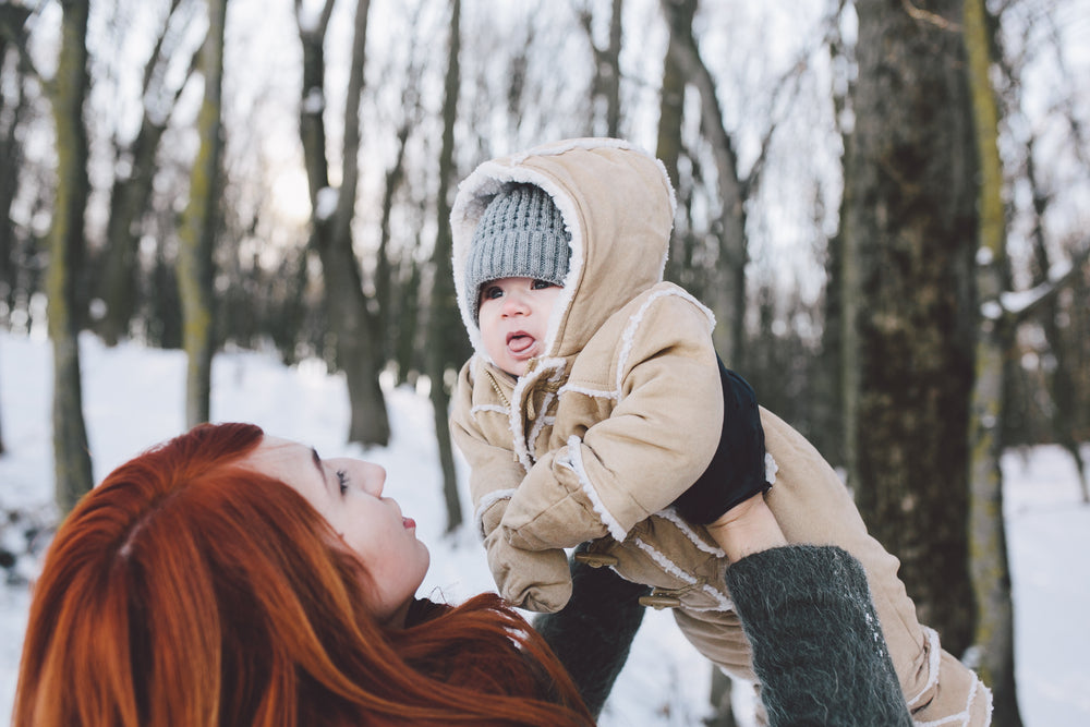 Winterbekleidung für Babys im ersten Jahr