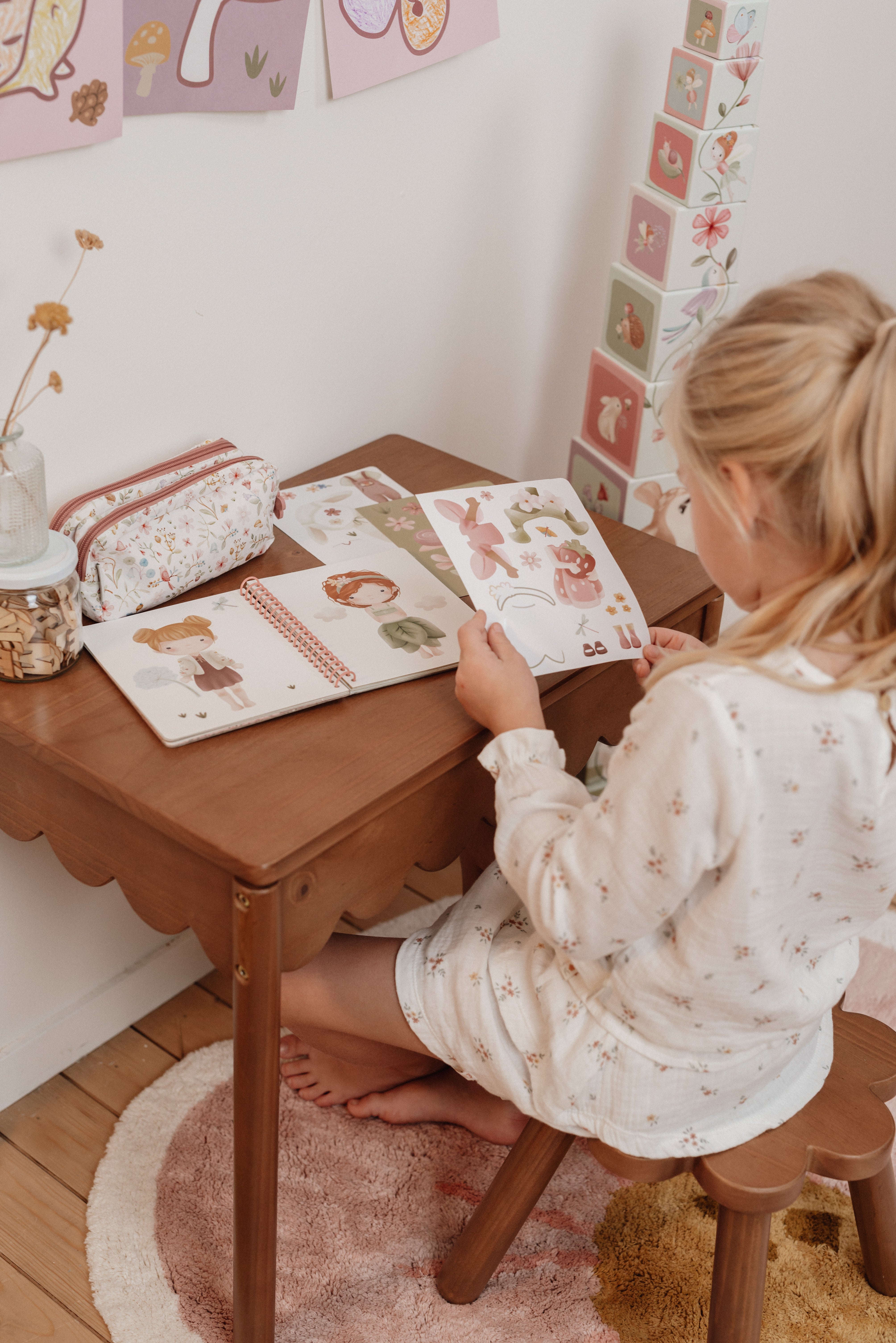 Little Dutch Anzieh-Buch "Fairy Garden"